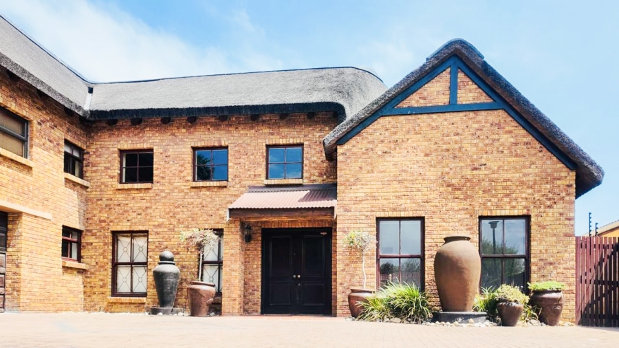 5 Bedroom Property for Sale in Parklands Western Cape